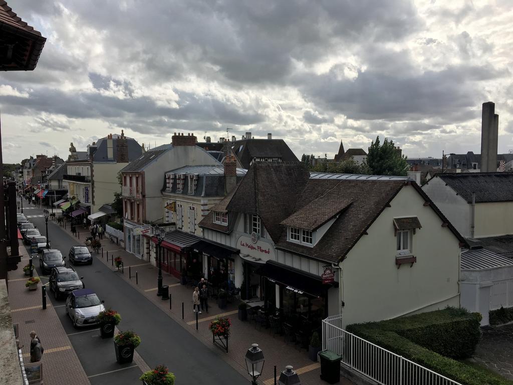 Hotel De Paris Cabourg Esterno foto